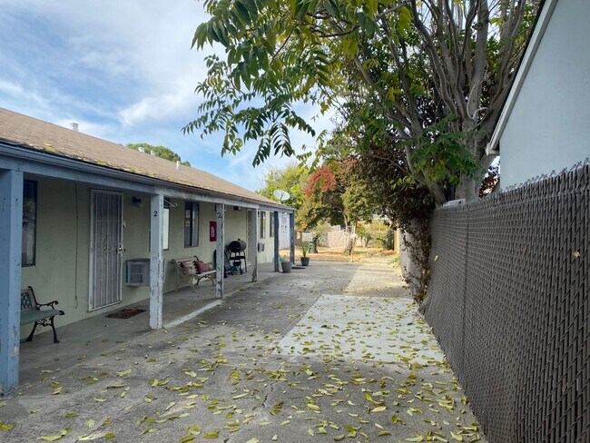 Building Photo - 314 Lawton St