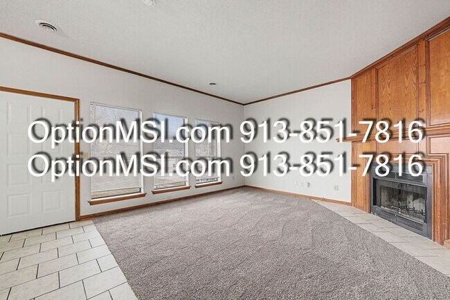 Building Photo - Charming & Spacious 2-Bed / 2-Bath Apartment in Gladstone