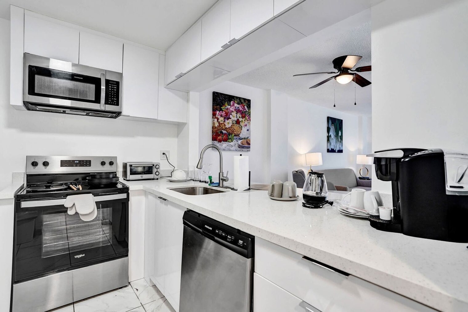 Building Photo - 777 NW 155th Ln