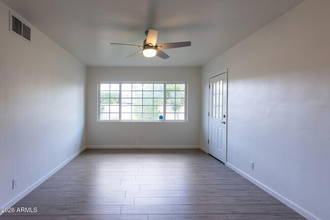 Building Photo - 8322 E Wilshire Dr