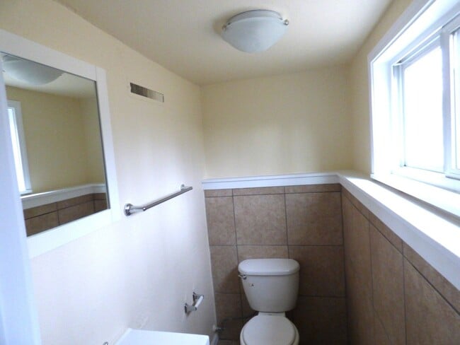 Building Photo - 1311 Edenton Dr