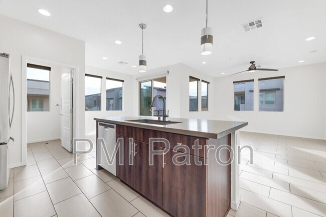 Building Photo - 11231 Hidden Peak Ave