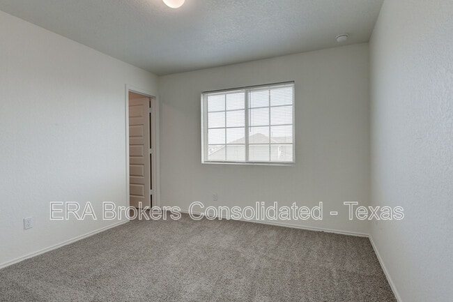 Building Photo - 5407 Shasta Pl