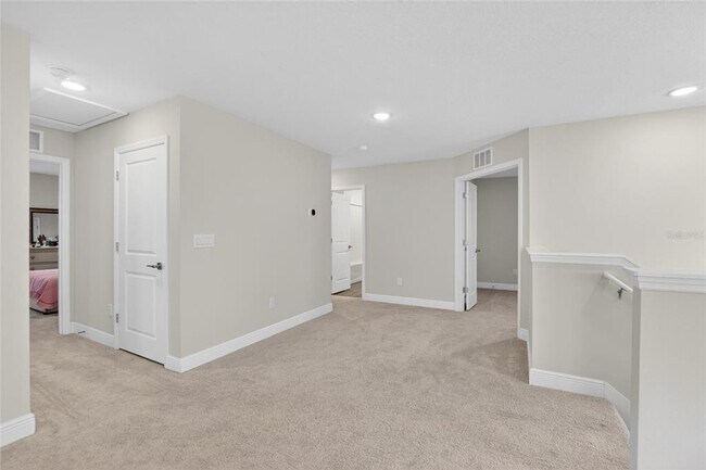 Building Photo - 10009 Surrey Rose Dr