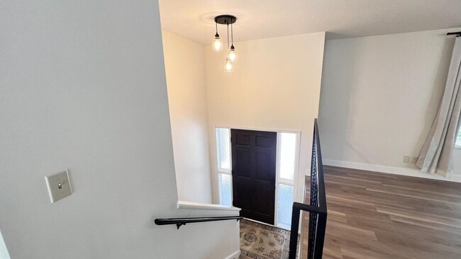 Building Photo - 1597 Navajo Dr