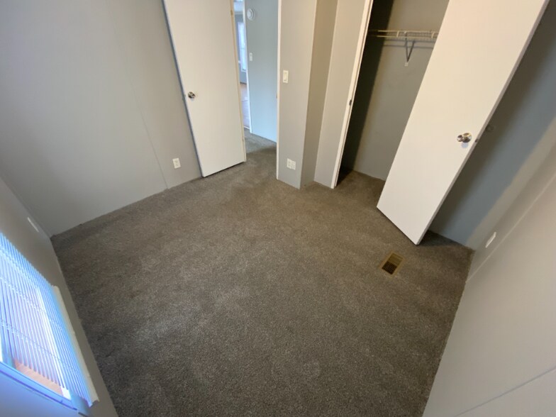 Building Photo - 1914 Borman Ct