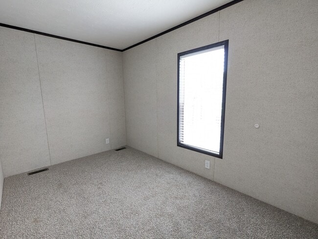 Building Photo - 46000 Geddes Rd