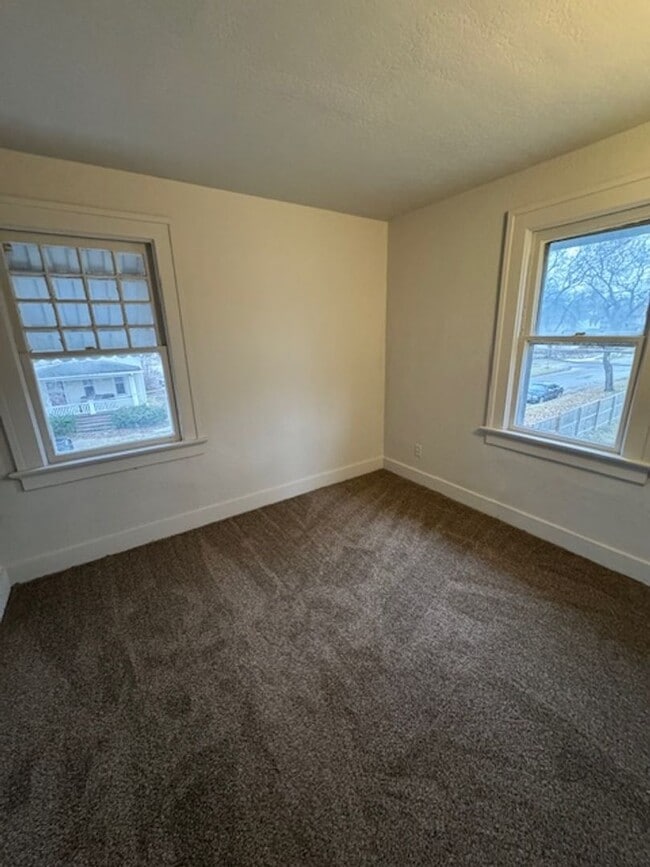 Building Photo - 3019 Weisser Park Ave