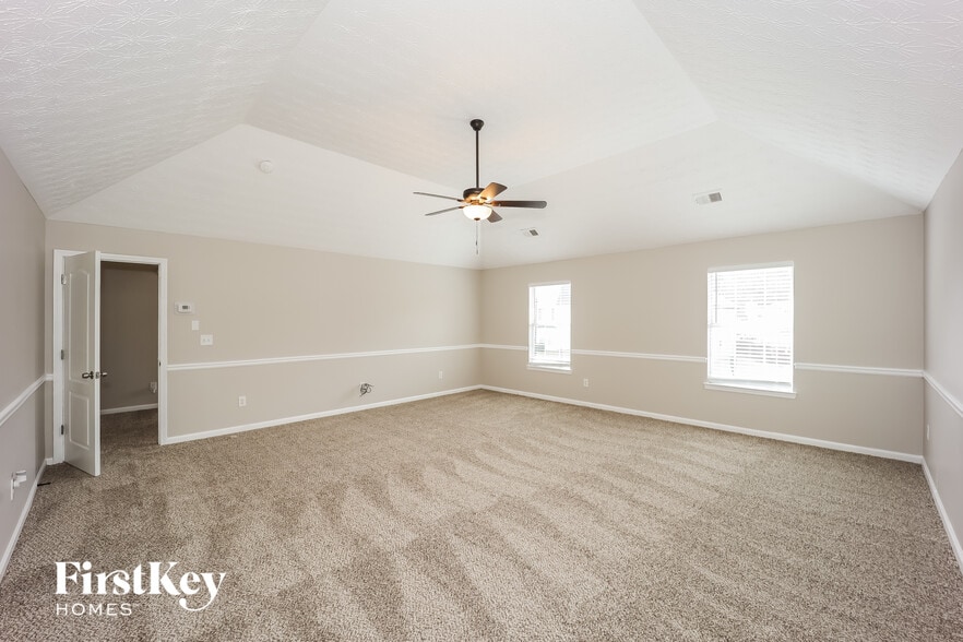 Building Photo - 855 Chapman St