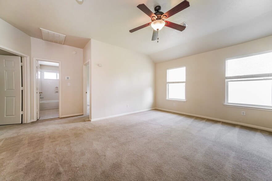 Building Photo - 16310 Ancient Forest Dr