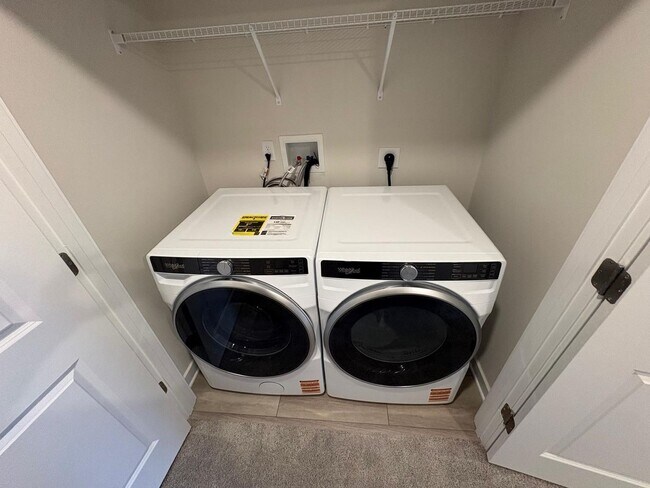 Building Photo - Brand new End Unit Spacious 3BR Townhome in Downingtown Ridge Community  *****LIMITED TIME FIRST ...