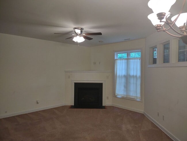 Building Photo - 4652 Pooh Corner Dr