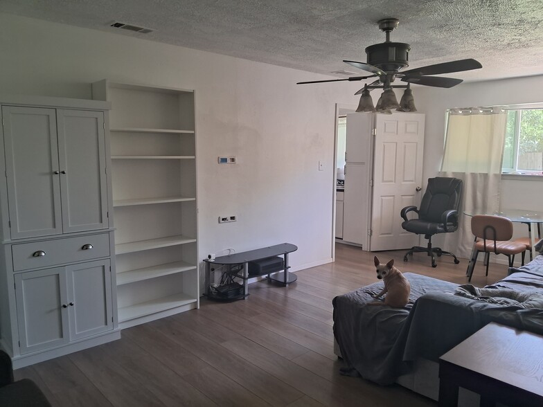 Building Photo - 207 Arnett Dr