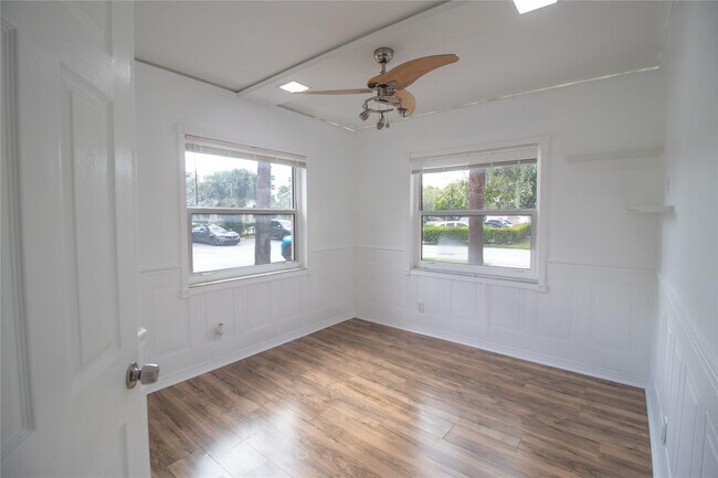 Building Photo - 8401 Royal Palm Blvd