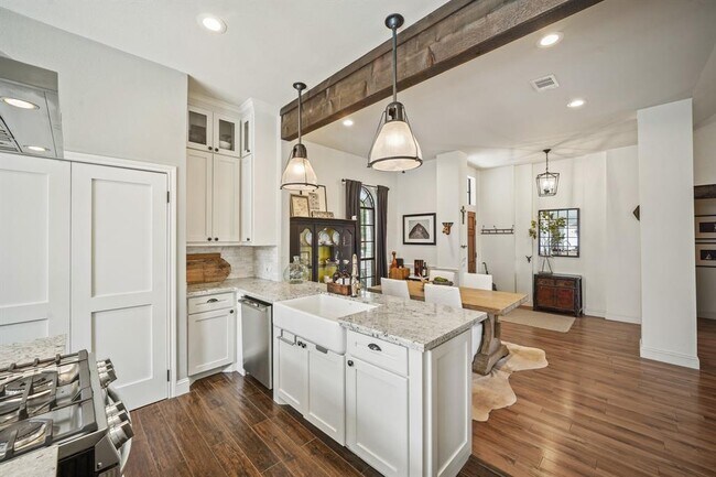 Building Photo - 5122 Eule Dr