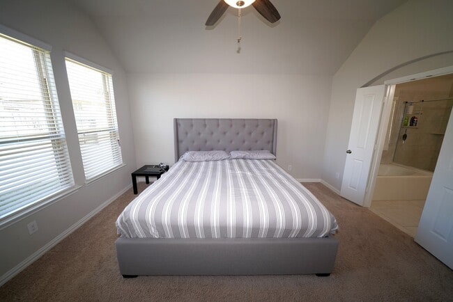 Building Photo - Immaculate First Time Rental in Potranco Run! - Realtor Commission: $750
