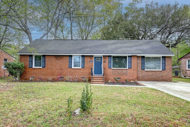 Building Photo - 746 Cartwright Dr