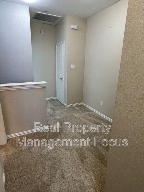 Building Photo - 4645 Penelope Ln