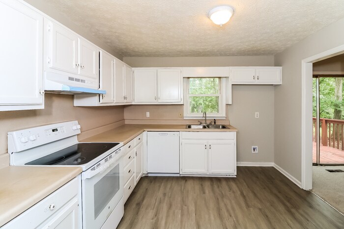 Building Photo - 4910 Old Briar Trail