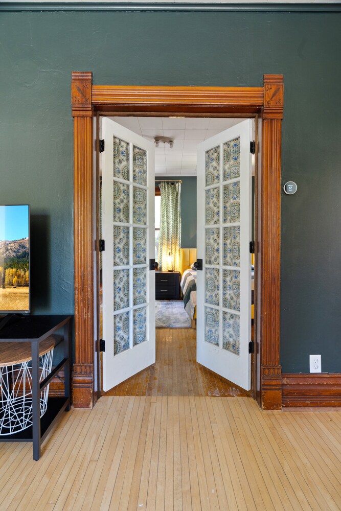 Building Photo - 1028 Porlier St