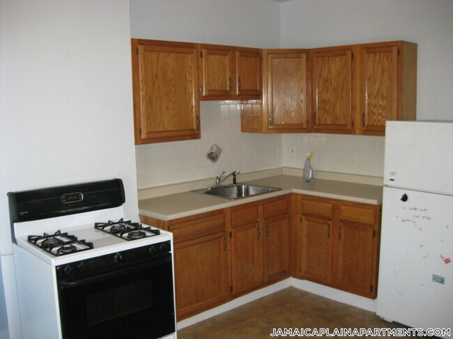 Building Photo - 36 Mozart St