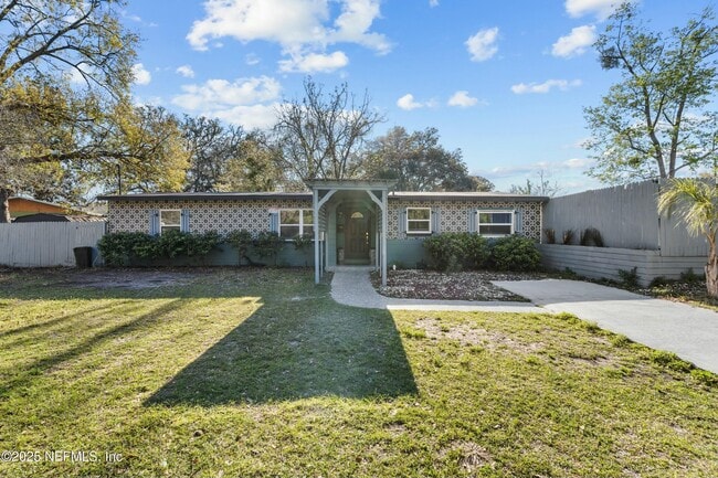 Building Photo - 6204 Commodore Dr