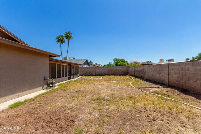 Building Photo - 5809 W Yucca St