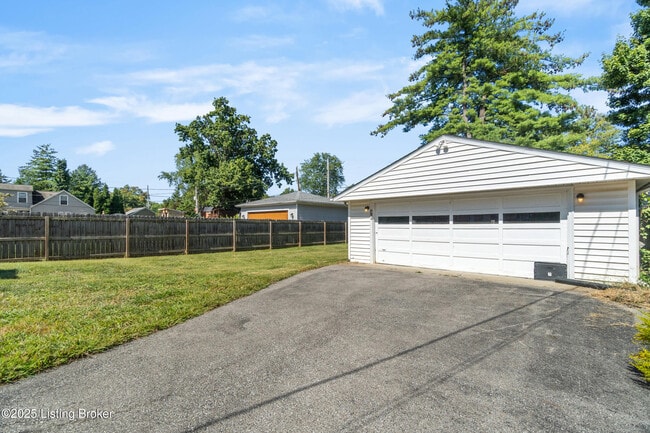Building Photo - 3711 Norbourne Blvd