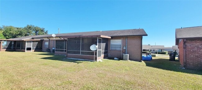 Building Photo - 9542 Lake Park Dr