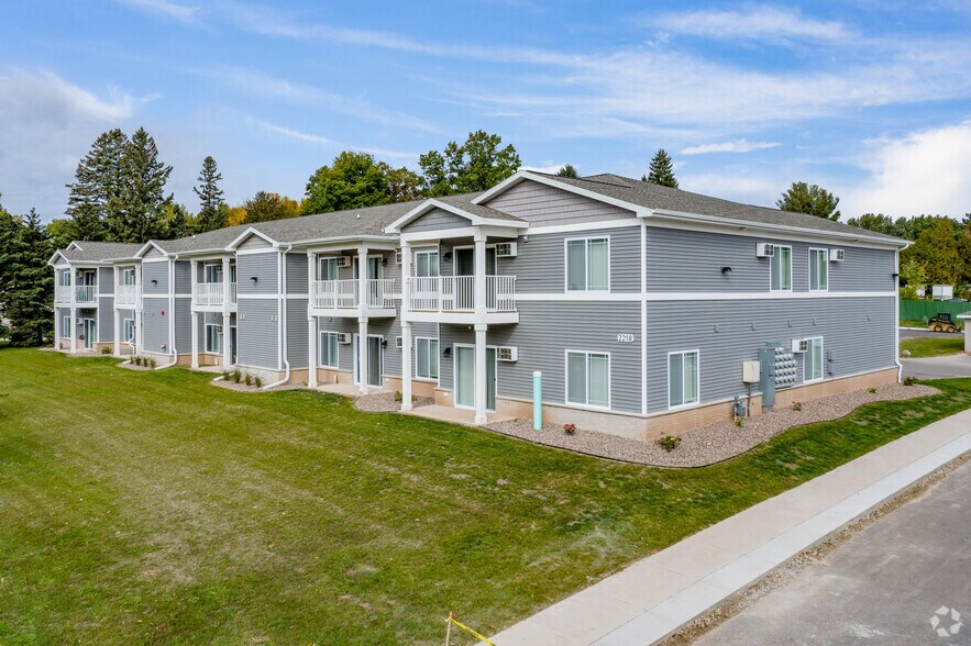 Riverbank Apartments 2214 Riverview Dr Howard WI 54303 Apartment Finder