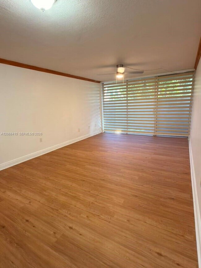 Building Photo - 10835 SW 112th Ave