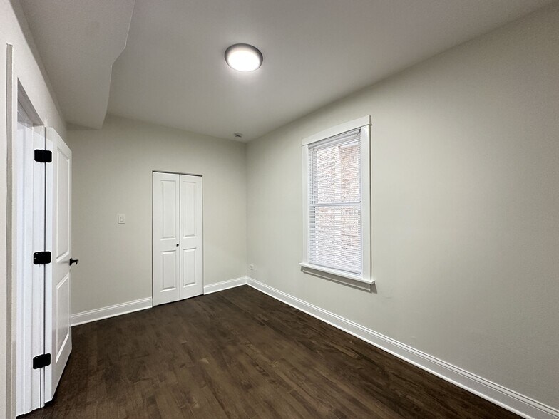 Building Photo - 2317 N Keeler Ave