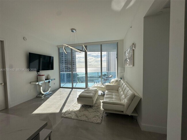 Building Photo - 17550 Collins Ave