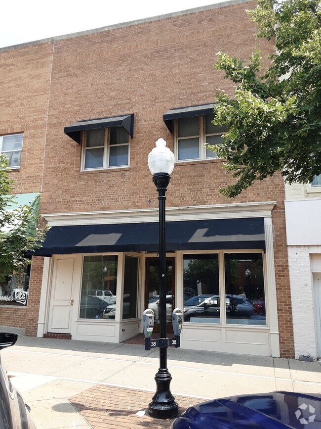 Building Photo - 738 Massachusetts St