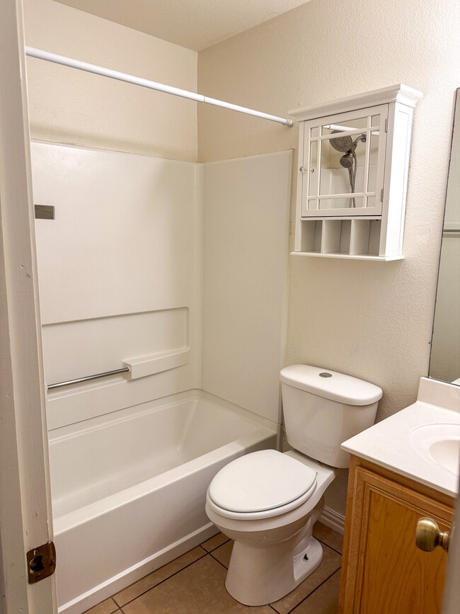 Building Photo - 1613 Apollo Cir