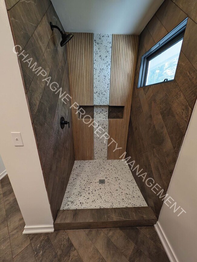 Building Photo - Modern Home in Waldo