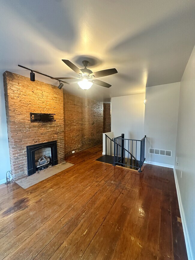 Building Photo - 1016 Bingham St