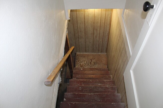 Building Photo - 1835 Melrose St