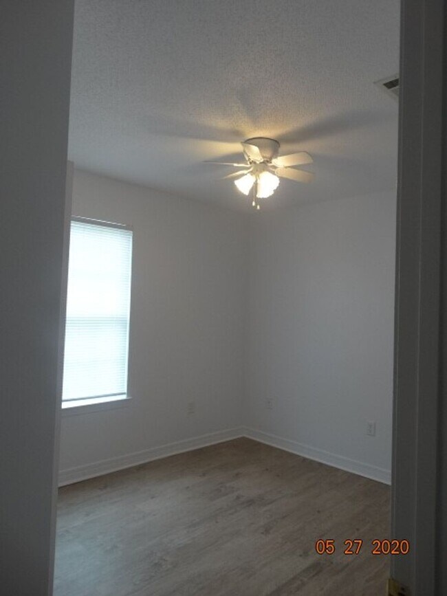 Building Photo - 552 Brock Ave