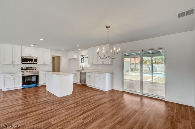 Building Photo - 1580 Quarter Horse Dr