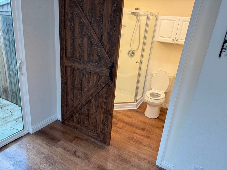 Building Photo - 744 Hermosa Vista Way