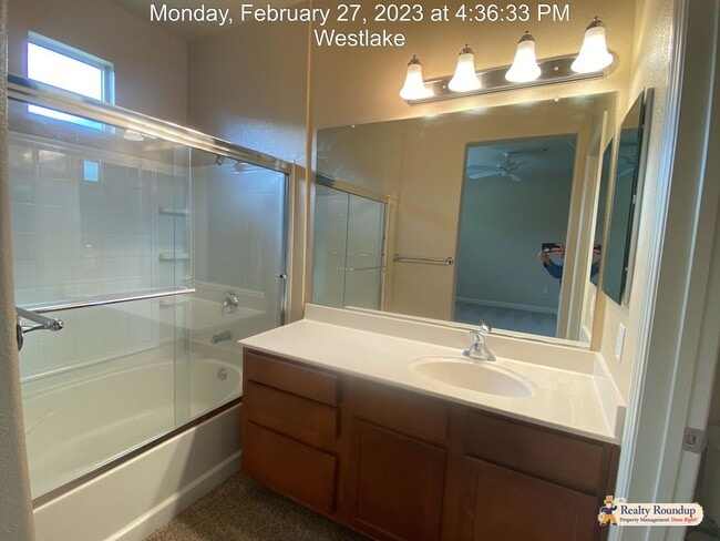 Building Photo - Pristine Condo with New Carpet and Dual Master Suites