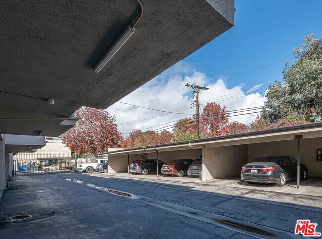 Building Photo - 3166 S Sepulveda Blvd