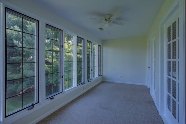 Building Photo - 103 Black Oak Dr