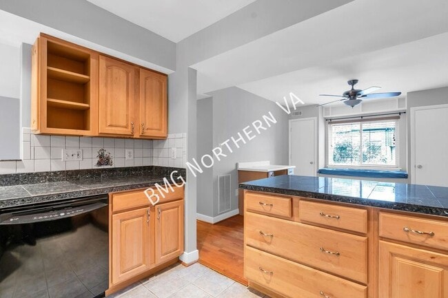 Building Photo - 1790 Ivy Oak Square