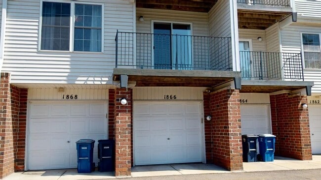 Building Photo - 1866 Lindsay Ln