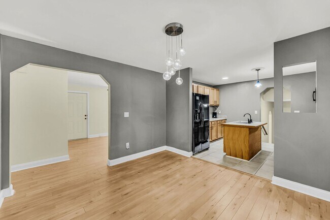 Building Photo - Solid Brick Home on Nearly Half an Acre — Space, Privacy & Charleston Convenience