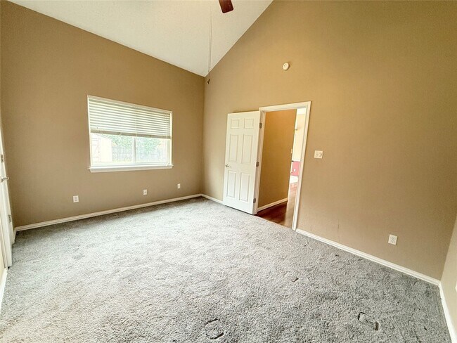 Building Photo - 8220 Lara Ln