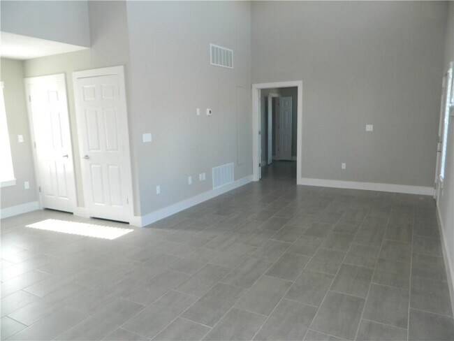 Building Photo - 4401 Hank Ave