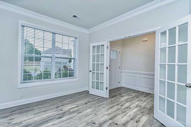 Building Photo - 110 Northwild Dr